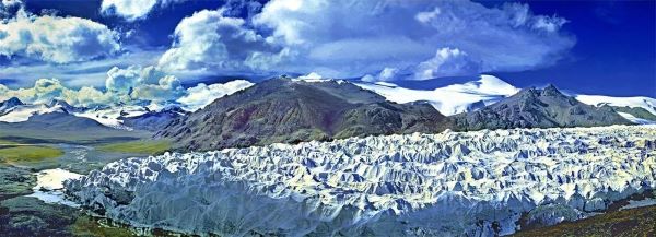 大江之源 茹遂初 摄1976年8月25日摄于长江发源地唐古拉山格拉丹冬.jpg