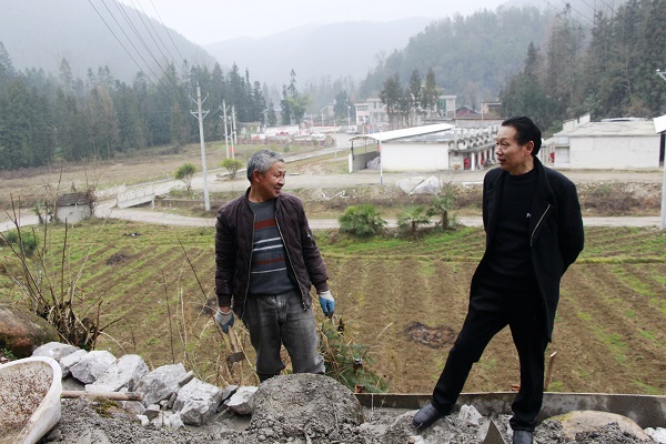 蹇守超：用脚步丈量乡村热土 用真情诠释为民情怀