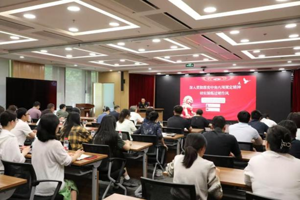 阙华锋：扎根基层践初心 党课飞入百姓家