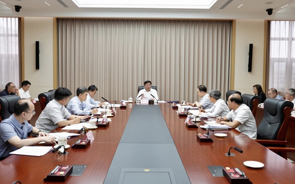 农业农村部党组： 牢牢守住不发生规模性返贫致贫底线 扎实推进巩固拓展脱贫攻坚成果同乡村振兴有效衔接