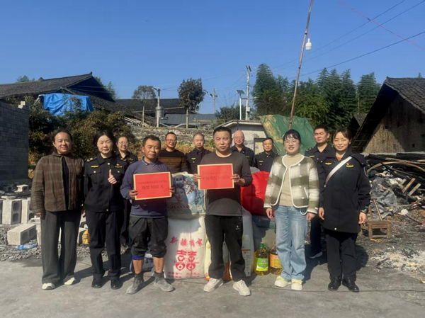 真心换真情 实干赢民心 ——湘西土家族苗族自治州交通运输局驻雅桥社区工作队帮扶纪实