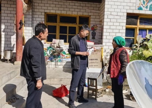 鲁建林：为群众解小事办实事