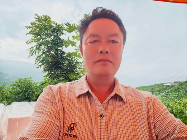 程远才：荒坡结金果 新农人领航振兴路